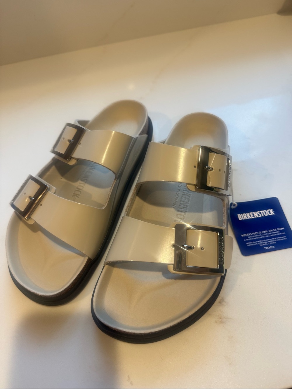 Sandles - Picture 2 of 4